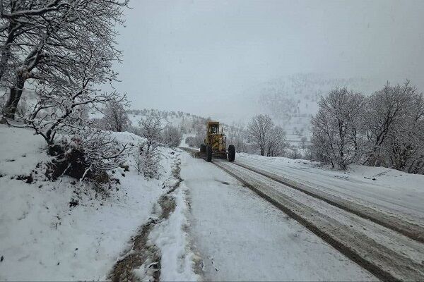 ️برف‌روبی ۴۷۳۰ کیلومترباند و امدادرسانی به ده‌ها خودروی گرفتار