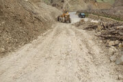 ببینید| رفع انسداد راه روستایی لشکرگاه و رمه رو مسیر جوانرود _بانی لوان استان کرمانشاه