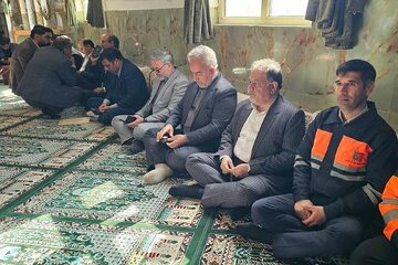 ببینید| برپایی میز خدمت راهداری و حمل و نقل جاده‌ای خراسان جنوبی به مناسبت دهه فجر