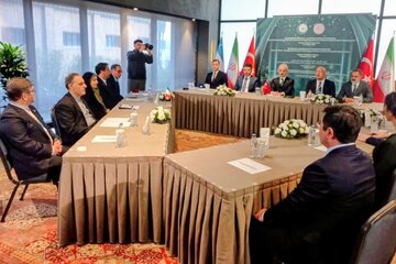 نشست سه جانبه