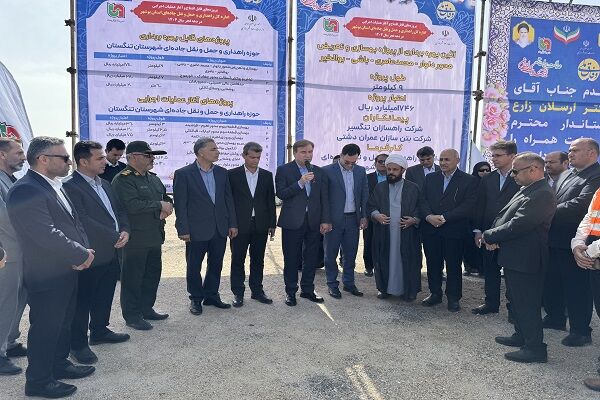 ۱۰ پروژه راهداری تنگستان آغاز و بهره برداری شد