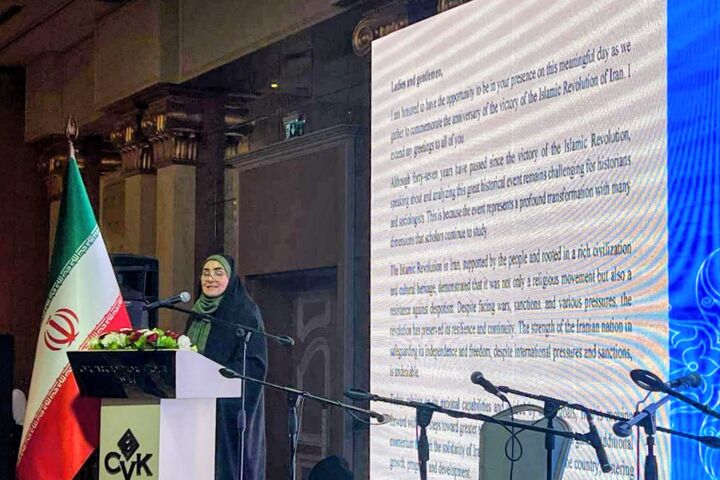 سخنرانی وزیر در مراسم ۲۲ بهمن