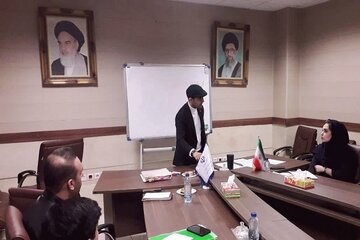 ببینید| برگزاری بیست و هفتمین کارگاه آموزشی امور واگذاری، بررسی و مرور بخشنامه‌های ویرایش ابطال و مجاز کردن فرم جیم در خوزستان