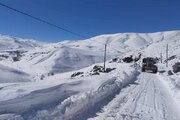 گزارش تصویری //گوشه های از تلاش های راهداران استان در برف روبی محورهای کولاک گیر و برف گیر استان در نقاط مرزی