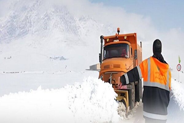 برف روبی ۳۸۲۵ کیلومتر راه اصلی و روستایی در آذربایجان غربی طی ۱۰ روز گذشته