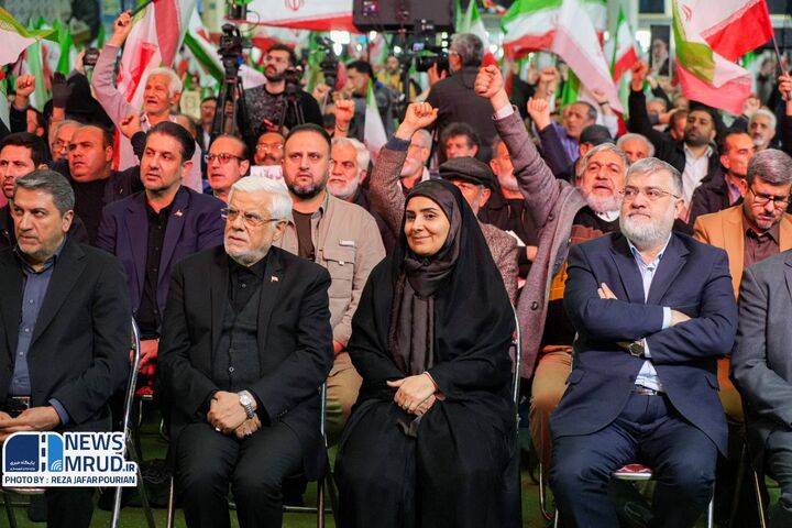 ببینید | مراسم یادبود شهدا و جان‌باختگان حوادث دی‌ماه در مصلای تهران با حضور وزیر راه و شهرسازی