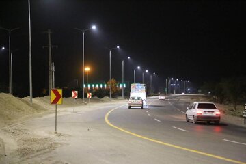 ۲ پروژه روشنایی طولی در مسیرهای ورودی شهر لار در آستانه تکمیل قرار دارد