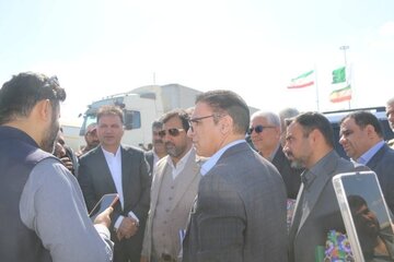 ببینید | بازدید میدانی مدیرکل راهداری سیستان و بلوچستان از پایانه تفتان پاکستان و نشست با طرف پاکستانی به منظور بررسی مشکلات رانندگان