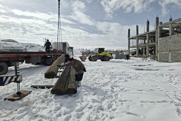 ببینید | اجرای عملیات ساخت پروژه های نهضت ملی مسکن شهر کرمانشاه در روزهای برفی