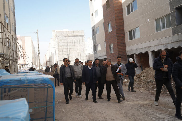 ببینید: بازدید میدانی استاندار اردبیل به همراه مدیرکل راه و شهرسازی استان اردبیل و اعضای شورای مسکن استان از پروژه‌های در حال احداث مسکن در شهرک ۶۴۵ هکتاری سردار شهید سلیمانی اردبیل