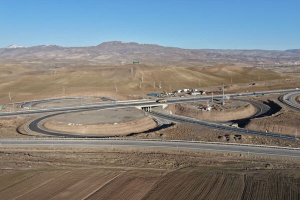 ببینید| آئین افتتاح و بهره‌برداری از تقاطع غیرهمسطح فاراب در محور اردبیل - سرچم