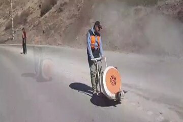ویدیو|پاکسازی محور اصلی کرج به کندوان حوزه راهداری گچسر