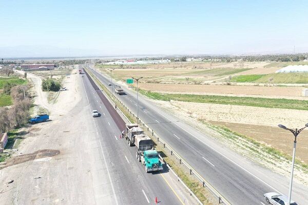 ویدئو| آغاز عملیات پروژه روکش حفاظتی اسلاری سیل در محور جیرفت-عنبرآباد در جنوب کرمان