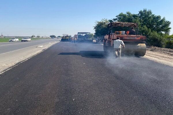 ببینید| آغاز عملیات روکش آسفالت محور دزفول به شوشتر با حضور مدیرکل راه و شهرسازی خوزستان و نماینده دزفول