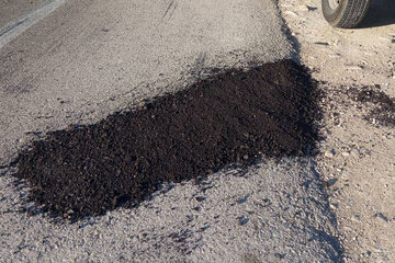 لکه‌گیری محورهای بندر خمیر انجام شد