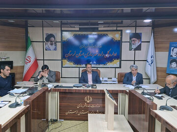 نشست میرزایی با انبوه سازان