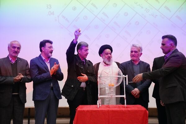 واگذاری زمین به ۵۷ خانواده‌ مشمول قانون جوانی جمعیت در شهرستان نطنز