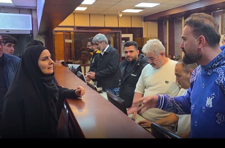حضور وزیر راه و شهرسازی در پایانه مسافری جنوب تهران / بررسی میدانی روند خدمت‌رسانی و صدور دستورات لازم برای تسهیل سفرهای جاده‌ای