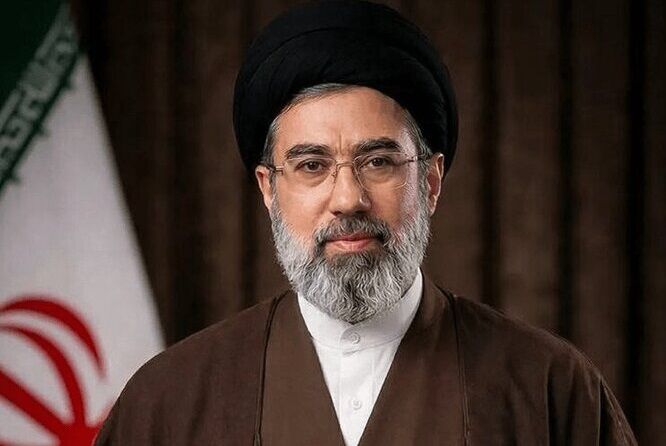 ایت الله خامنه ای رهیر معظم انقلاب