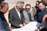 بازدید مدیرکل و رئیس شورای هماهنگی راه و شهرسازی آذربایجان‌غربی از طرح آماده‌سازی اراضی سایت ۷۴ هکتاری محدوده مشک آباد گلمان ارومیه