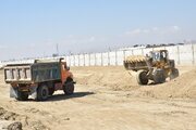 استمرار اجرای عملیات آماده سازی اراضی هکتاری سوکان سمنان در جنگ رمضان