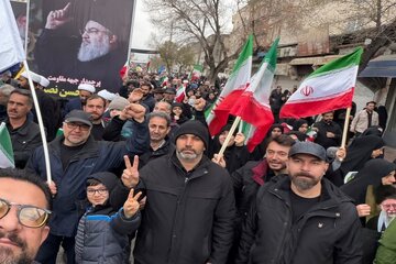 ببینید |حضور مدیر کل و کار کنان راه و شهر سازی استان کرمانشاه در راهپیمایی رو زجهانی قدس 1404