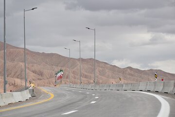 مراحل پایانی تکمیل و ایمن سازی بخشی از آزادراه حرم تا حرم در محدوده استان سمنان در جنگ رمضان