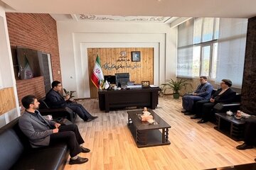 دیدار نماینده مردم اراک ، خنداب ، کمیجان در مجلس شورای اسلامی با مدیر کل راه و شهرسازی استان