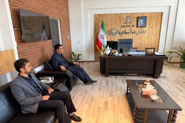 دیدار نماینده مردم اراک ، خنداب ، کمیجان در مجلس شورای اسلامی با مدیر کل راه و شهرسازی استان