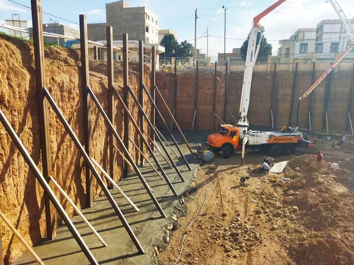 بازدید معاون وزیر راه و شهرسازی از پروژه بیمارستان ۱۰۰ تختخوابی تاکستان/ اتمام گودبرداری و آغاز عملیات بتنریزی