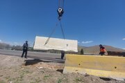 ببینید| بارگیری و حمل نیوجرسی جهت کاربرد در نقاط حادثه‌خیز شهرستان کنگاور