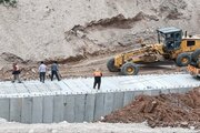 ببینید| احداث پل در مسیر جایگزین با هدف تأمین ایمنی تردد و رفاه حال کاربران جاده‌ای