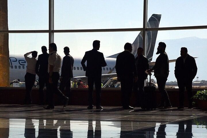 مسافر هوایی فرودگاه