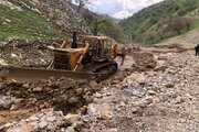 ببینید | شروع عملیات ریزش برداری، رفع انسداد جاده روستای گویزه و قلعه جی به مله کبود شهرستان جوانرود