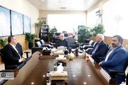 ببینید| دیدار هوشنگ بازوند، معاون وزیر راه  وشهرسازی و مدیرعامل شرکت ساخت و توسعه زیربناهای حمل و نقل کشور با دکتر بشیری نماینده مردم پاکدشت در مجلس شورای اسلامی با هدف رسیدگی به آخرین وضعیت اجرایی زیرساخت‌های حمل و نقل منطقه