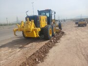 اجرای عملیات تسطیح، شانه سازی و اصلاح شیب شیروانی در راه های شریانی و فرعی شهرستان قزوین