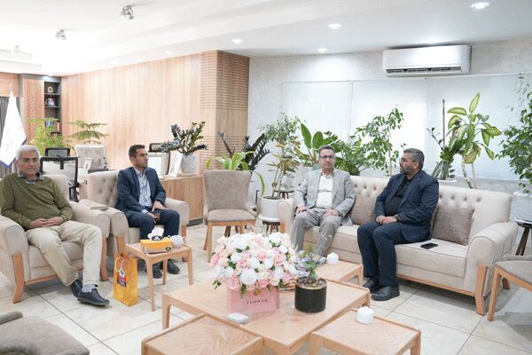 در نشست مشترک مدیرکل راه و شهرسازی فارس و مدیرکل کتابخانه‌های عمومی استان، وضعیت پروژه‌های نیمه‌تمام فرهنگی در شهرستان‌های اقلید، قیروکارزین، نورآباد و منطقه تفیهان واکاوی شد و بر تسریع در روند مطالعات پروژه کلان کتابخانه مرکزی شیراز تأکید گردید.