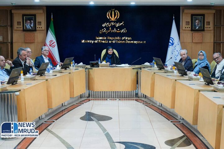 ببینید | دیدار وزیر راه و شهرسازی با اساتید