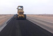 اجرای عملیات روکش آسفالت در محور سه راهی راهداران - خوسف