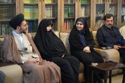 ببینید| دیدار وزیر راه و شهرسازی با خانواده شهید حجت‌الاسلام والمسلمین اسماعیل خطیب
