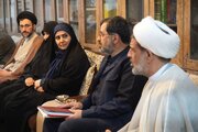 ببینید| دیدار وزیر راه و شهرسازی با خانواده شهید حجت‌الاسلام والمسلمین اسماعیل خطیب