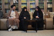 ببینید| دیدار وزیر راه و شهرسازی با خانواده شهید حجت‌الاسلام والمسلمین اسماعیل خطیب