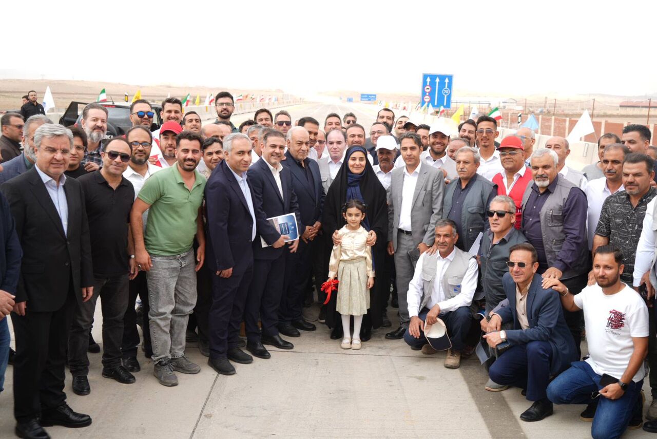 افتتاح ۱۲ کیلومتر از آزادراه کمربندی غربی قم و آغاز احداث ۶۶ کیلومتر از محور قم-سلفچکان-راهجرد