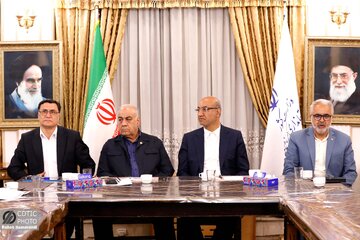 ببینید | جلسه جمع‌بندی بازدیدهای میدانی مدیرعامل شرکت ساخت و توسعه از پروژه‌های زیربنایی استان کرمانشاه