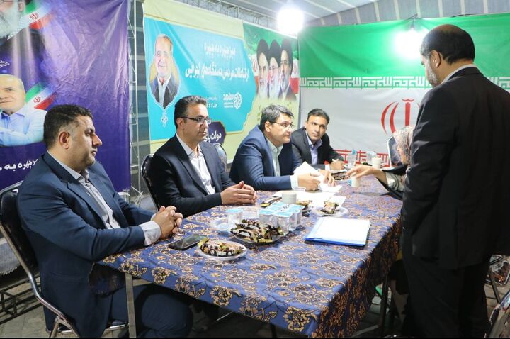 حضور مدیرکل راه و شهرسازی فارس در میز خدمت شبانه میدان امام حسین