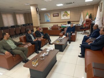 ببینید| نشست مشترک فرماندار و مسئولان شهرستان دزفول با مدیرکل راه و شهرسازی خوزستان با هدف بررسی پروژه های راه و شهرسازی