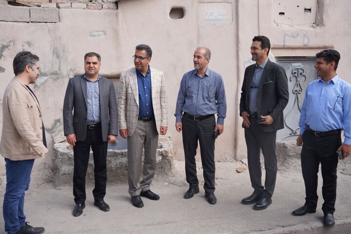: بازدید دکتر گلپایگانی معاون وزیر و مدیرعامل شرکت بازآفرینی شهری ایران از پروژه بازآفرینی شهری مجتمع فرهنگی گلکوب شیراز