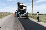 ببینید | عملیات لکه گیری و روکش آسفالت محور روستایی اقبالیه در شهرستان نظرآباد