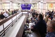 نشست صمیمانه سرپرست اداره کل راهداری و حمل و نقل جاده ای با روسای انجمن های صنفی و شرکت های حمل و نقل کالا و مسافر استان