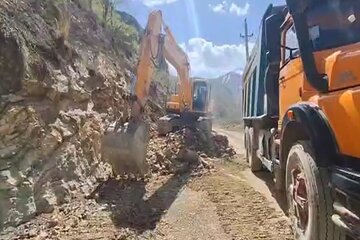 ویدیو | ادامه عملیات احداث راه روستایی عمارت ناصری در شهرستانک از توابع محور کرج کندوان